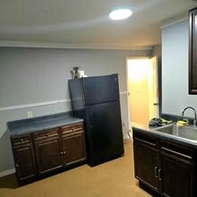 415 Baldwin St, Unit 2 REAR in Waterbury, CT - Foto de edificio - Building Photo