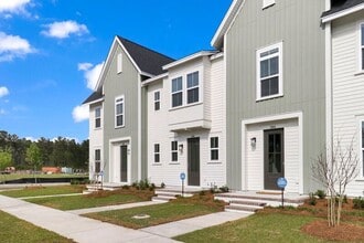 266 Symphony Ave in Summerville, SC - Building Photo - Building Photo