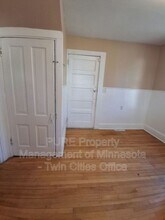 987 N Churchill St in St. Paul, MN - Building Photo - Building Photo