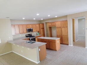 38016 Aidea St in Palmdale, CA - Building Photo - Building Photo