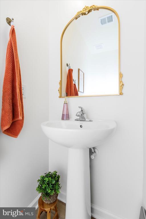 18 Needle Ct in Bunker Hill, WV - Building Photo - Building Photo