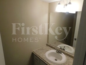 212 Trickum Hills Ln in Woodstock, GA - Foto de edificio - Building Photo