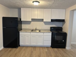 Brampton Apartments in Lafayette, IN - Building Photo - Interior Photo