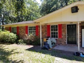 3051 Horseshoe Dr W in Jacksonville, FL - Building Photo