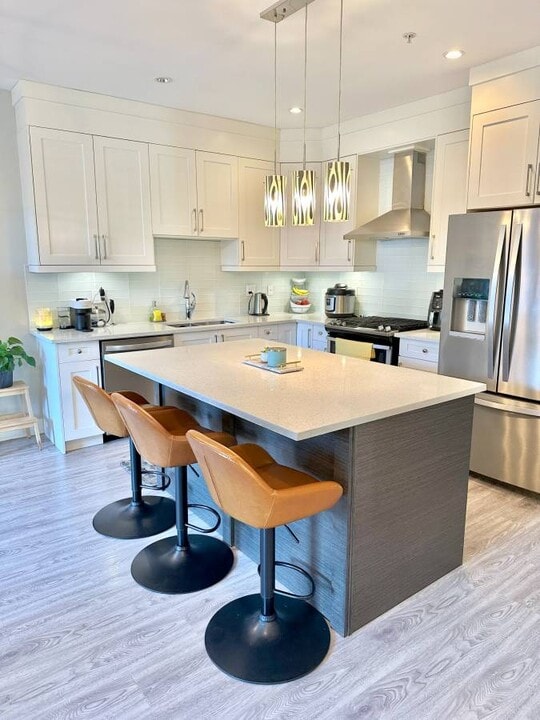 11548 207 St in Maple Ridge, BC - Building Photo