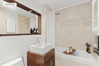 84 Front St in Brooklyn, NY - Foto de edificio - Building Photo