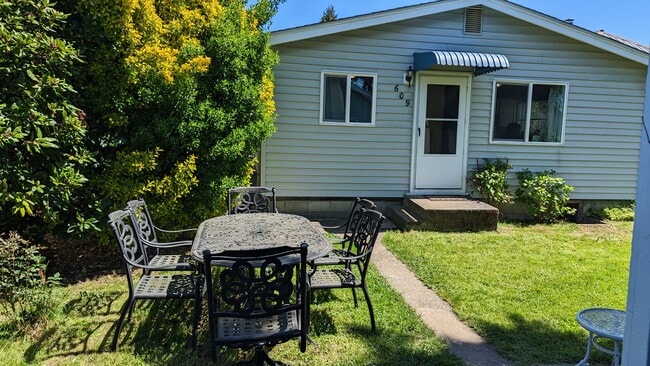 property at 609 Morris Ave S
