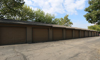 Springhill Apartments in Overland Park, KS - Building Photo - Building Photo