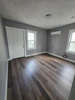 161 4th St in Leominster, MA - Building Photo