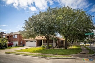 777 Willow Crossing in New Braunfels, TX - Building Photo - Building Photo