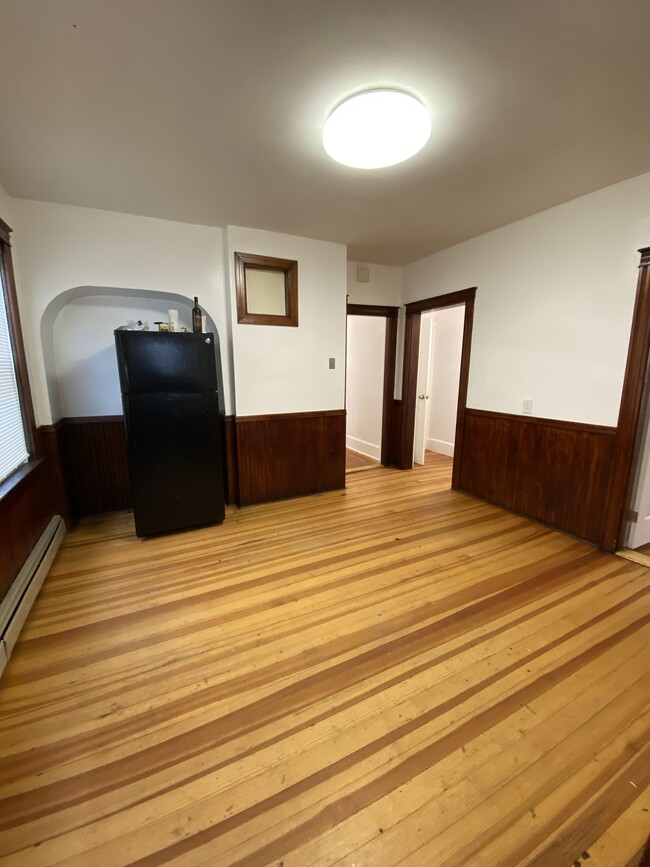 61 Pembroke Ave, Unit 1