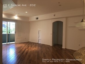 26 E Serene Ave-Unit -202 in Las Vegas, NV - Building Photo - Building Photo