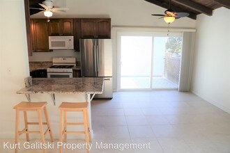 207 Oswego Ave in Huntington Beach, CA - Building Photo - Building Photo