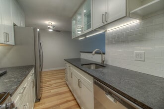 7665 E Quincy Ave, Unit 207 in Denver, CO - Building Photo - Building Photo