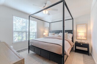 130 Pioneer Canyon Pl in Tomball, TX - Foto de edificio - Building Photo