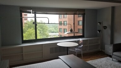1011 Arlington Blvd, Unit 609 in Arlington, VA - Building Photo - Building Photo