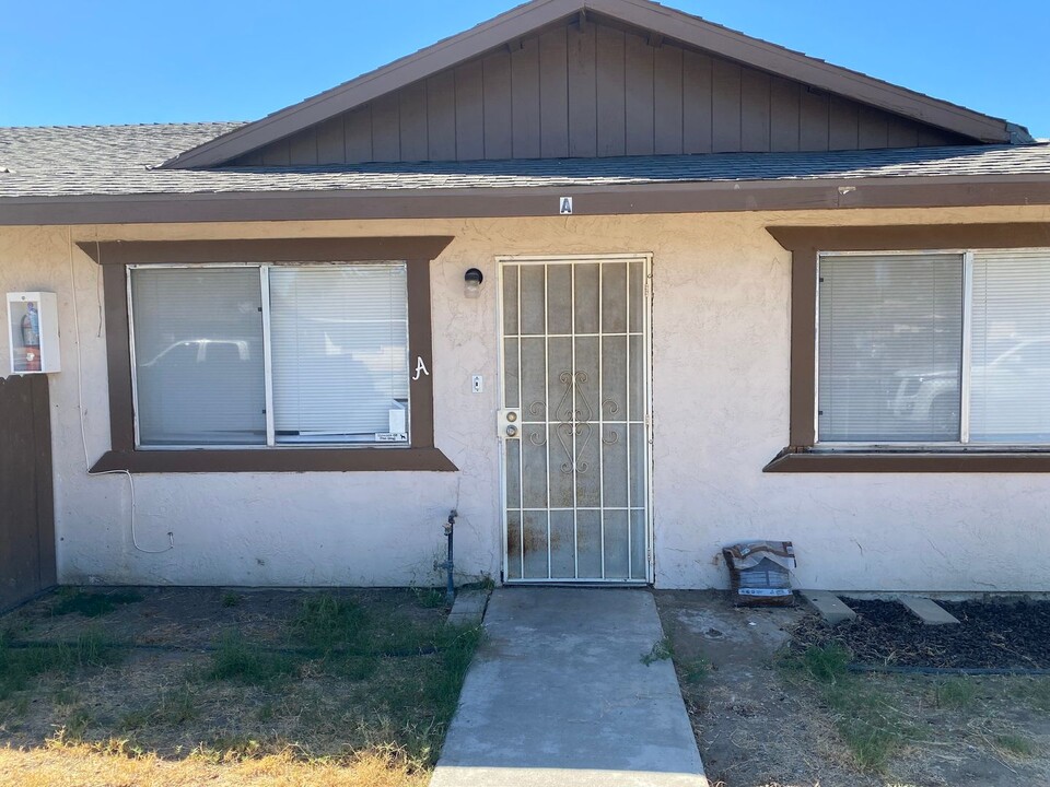 2517 Tricia Ct in Bakersfield, CA - Building Photo