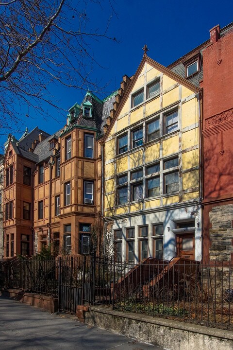 334 Convent Ave in New York, NY - Foto de edificio