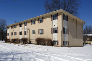 Courtyards at Roselawn Park Apartments