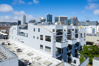 241 8th St in San Francisco, CA - Foto de edificio - Building Photo