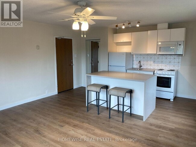 property at 5-305 High Park Blvd