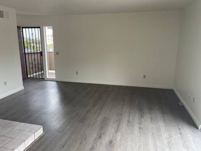 6580 College Grove Dr in San Diego, CA - Building Photo - Building Photo