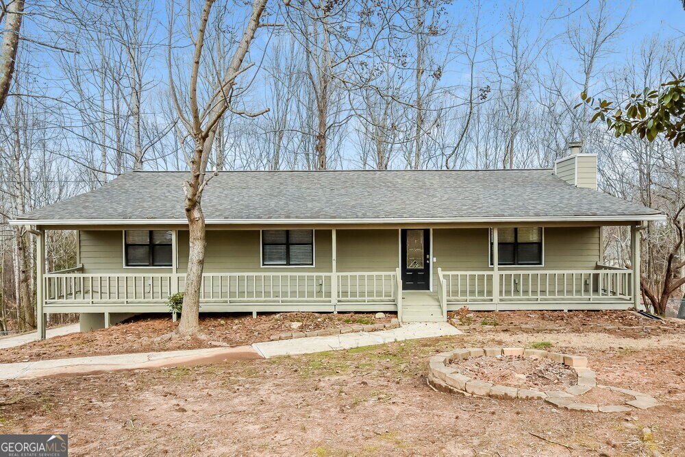 584 Brooks St in Dallas, GA - Building Photo