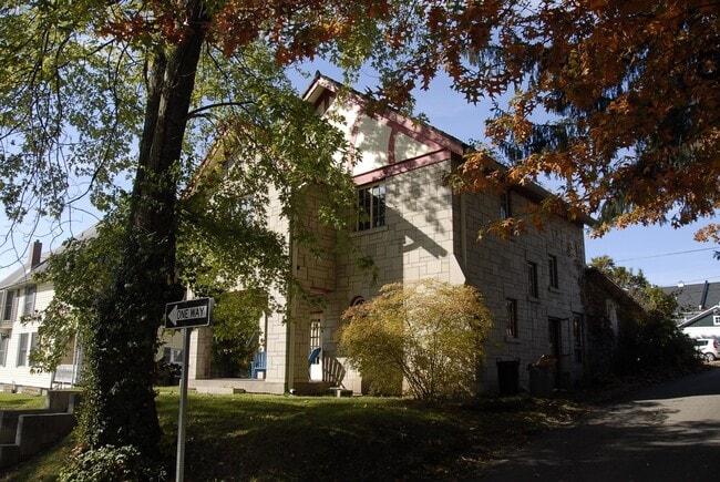 611 N Washington St in Bloomington, IN - Building Photo - Building Photo