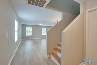 102 Whitestone Dr NE in Huntsville, AL - Building Photo - Building Photo