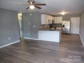 143 Glen-Gar Dr in Lincolnton, NC - Foto de edificio - Building Photo