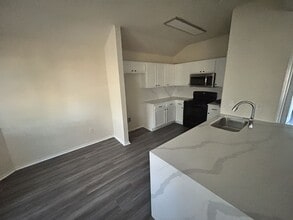 5106 Glennwood Dr in Killeen, TX - Building Photo - Building Photo