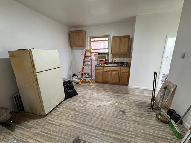 602 New Lots Ave