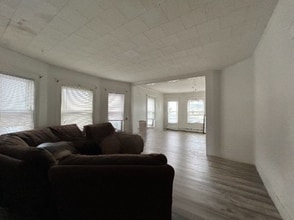 93 Andover St, Unit 1 in Lawrence, MA - Foto de edificio - Building Photo