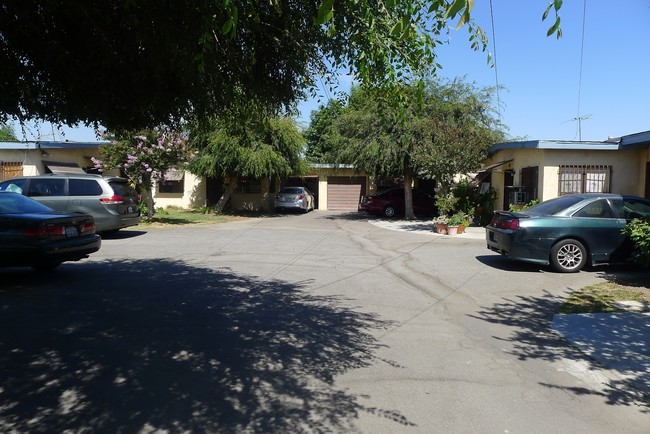 524 N Lincoln Ave in Monterey Park, CA - Building Photo - Building Photo