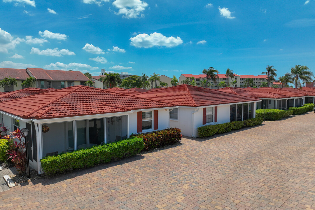 The Casa Blanca in Sarasota, FL - Building Photo