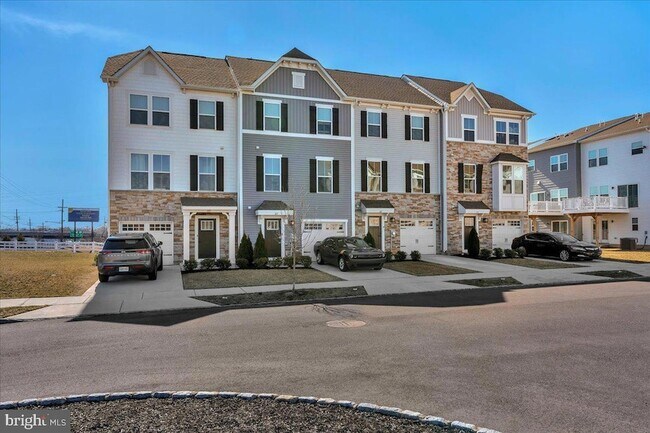property at 101 Hamilton Ct