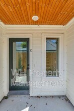1016 W Kirkland Ave in Nashville, TN - Building Photo - Building Photo