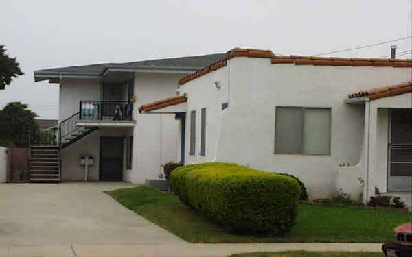 419-423 S Evergreen Dr in Ventura, CA - Foto de edificio - Building Photo