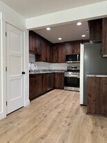 520 E South Weber Dr, Unit B2 in South Weber, UT - Building Photo