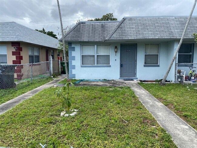 1439 NW 8th Ave-Unit -n/a in Fort Lauderdale, FL - Foto de edificio - Building Photo