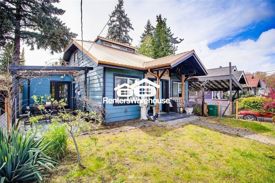 1053 S Southern St in Seattle, WA - Building Photo