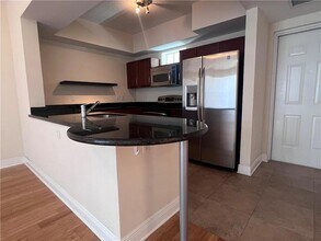 7275 SW 90th St, Unit C309 in Miami, FL - Building Photo - Building Photo