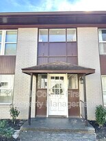 375 James P Brawley Dr NW in Atlanta, GA - Building Photo