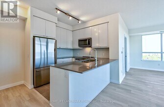 3270 Sheppard Ave E in Toronto, ON - Building Photo - Building Photo