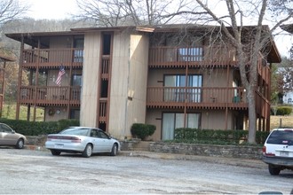 86 Hillside Ave in Holiday Island, AR - Foto de edificio - Building Photo