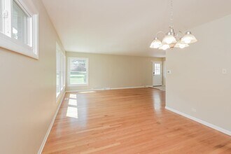 22 S Rammer Ave in Arlington Heights, IL - Building Photo - Building Photo