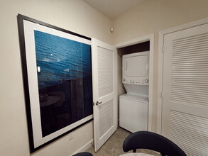 4351 NW 114th Path, Unit B19 in Doral, FL - Building Photo - Building Photo