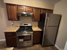 4 Colonial Rd in Beacon, NY - Building Photo