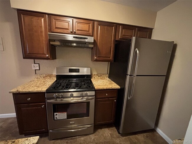 property at 4 Colonial Rd