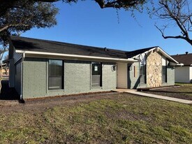 3302 Latham Dr in Garland, TX - Building Photo